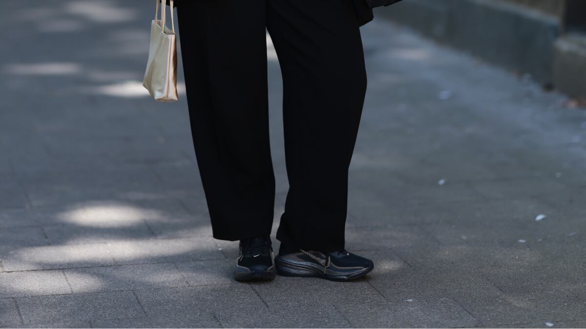 Adiós al dolor tras trabajar horas de pie: las Skechers hipercómodas que recomienda todo el mundo