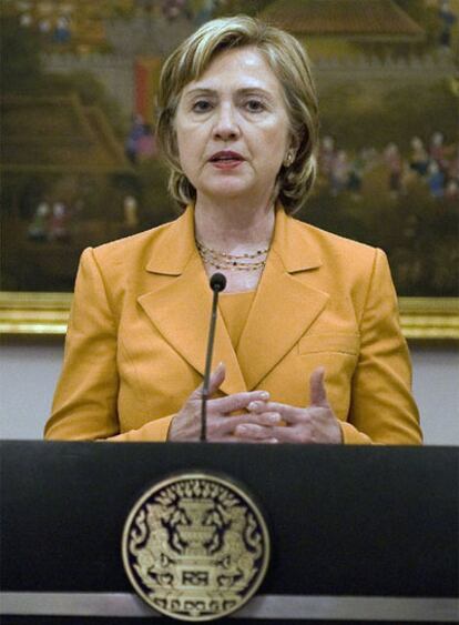 Hillary Clinton, secretaria de Estado de EE UU, durante una conferencia de prensa en su visita a Bangkok