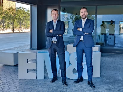 El presidente de Escribano Mechanical & Engineering, Ángel Escribano (izquierda) y el consejero delegado, Javier Escribano. 