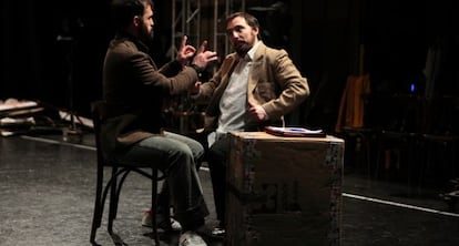 Un momento de los ensayos de 'La evitable ascensión de Arturo Ui'.