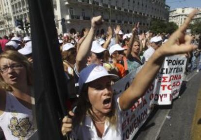 Un grupo de manifestantes en la huelga general de Grecia, este miércoles en Atenas.