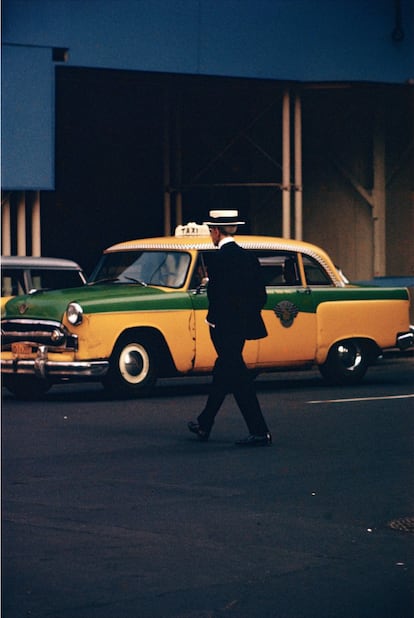 'Straw Hat', ca. 1955 © Saul Leiter. Cortesía Howard Greenberg Gallery, Nueva York.