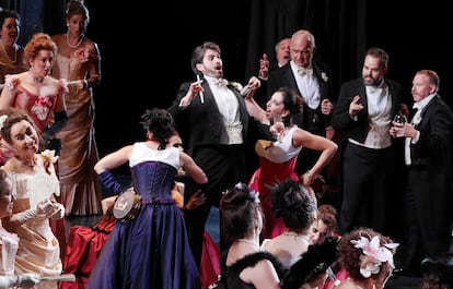 Un momento de La Traviata en el Gran Teatre del Liceu. Foto: Antoni Bofill