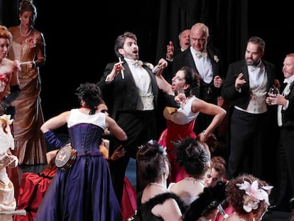 Un momento de La Traviata en el Gran Teatre del Liceu. Foto: Antoni Bofill