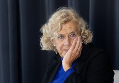 La exalcaldesa de Madrid, Manuela Carmena, durante el tercer foro del ciclo Futuro Senior, en la Sala Valle-Inclán, este lunes.