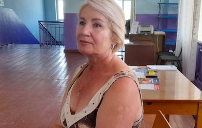 Yelena, de 63 años, ha cruzado a territorio ruso y vuelto a entrar a Ucrania a través del corredor de Sumi, para reencontrase con sus hijos en Járkov. / O. G.