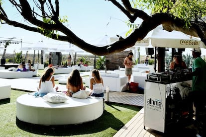 El Alhma Beach Club, en El Palmar (Vejer de la Frontera), está rodeado de naturaleza.