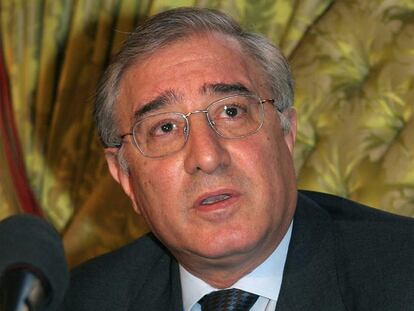 El senador Marcello Dell'Utri, durante una conferencia celebrada en 2004.
