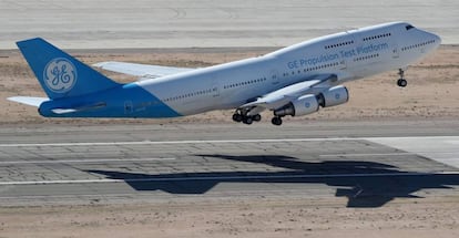 Avi&oacute;n de pruebas de General Electric en Victorville (California, EE UU).