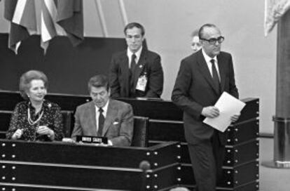 Leopoldo Calvo Sotelo en la Asamblea General de la OTAN en junio de 1982