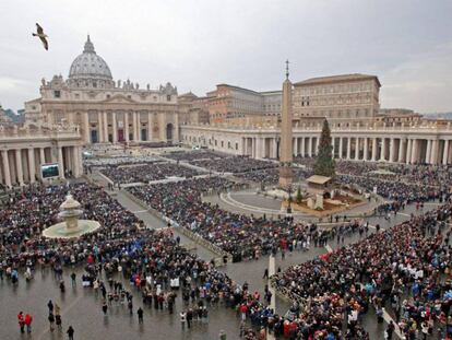 La Plaza de San Pedro del Vaticano.