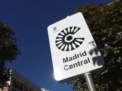 Poste que anuncia el comienzo de Madrid Central.