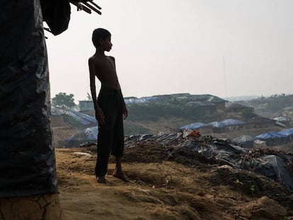 Omar, de 8 años, refugiado rohingya en Bangladés.