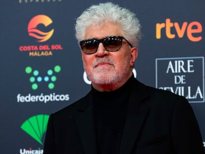 Pedro Almodóvar en la alfombra roja de los Premios Goya en 2020.