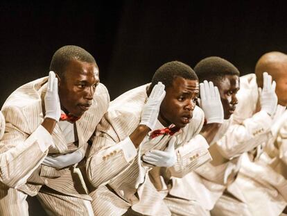 Una competición de canto a capella llamada Isicathamiya, una tradición de migrantes zulús, en el Natal Playhouse Theatre en Durban (Sudáfrica) el pasado septiembre, en la que participaron 150 grupos, muchos de ellos de jóvenes.