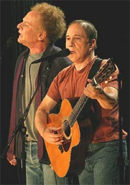 Simon y Garfunkel, durante la presentación en Nueva York de su nueva gira.