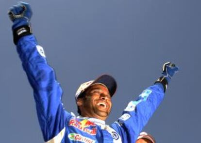 Al-Attiyah celebrando la victoria del Dakas 2011