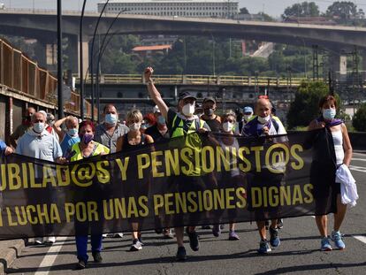 El Colectivo de Pensionistas de Santurtzi, Barakaldo y Bilbao, el pasado 15 de junio durante una manifestación.