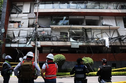 La fachada del edificio en la alcaldía Benito Juárez, en Ciudad de México, luego de la explosión del 16 de agosto de 2021.