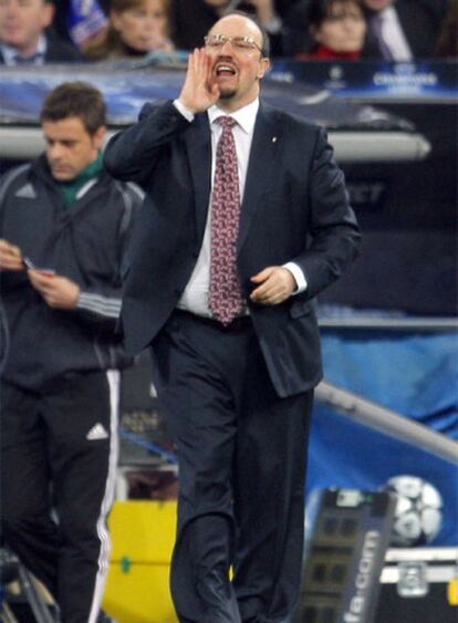 Benítez, durante el Madrid-Liverpool del Bernabéu.