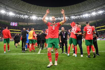 Sofyan Amrabat celebra la victoria de Marruecos ante Portugal en los cuartos de final del Mundial.