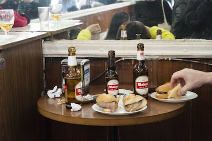 El pepito de ternera es uno de los bocatas típicos de este bar, junto con la inevitable cerveza. El Palentino siempre se ha caracterizado por sus precios populares.