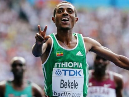 Kenenisa Bekele, tras lograr el título de los 5.000 metros en los Mundiales de Atletismo de Berlín.