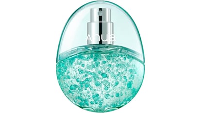 This Korean serum in mist format has a very light texture that provides a feeling of comfort.