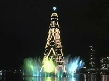 El mayor árbol de Navidad flotante del mundo