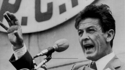 Enrico Berlinguer, líder del Partido Comunista Italiano, durante un mitin en Roma en 1976.