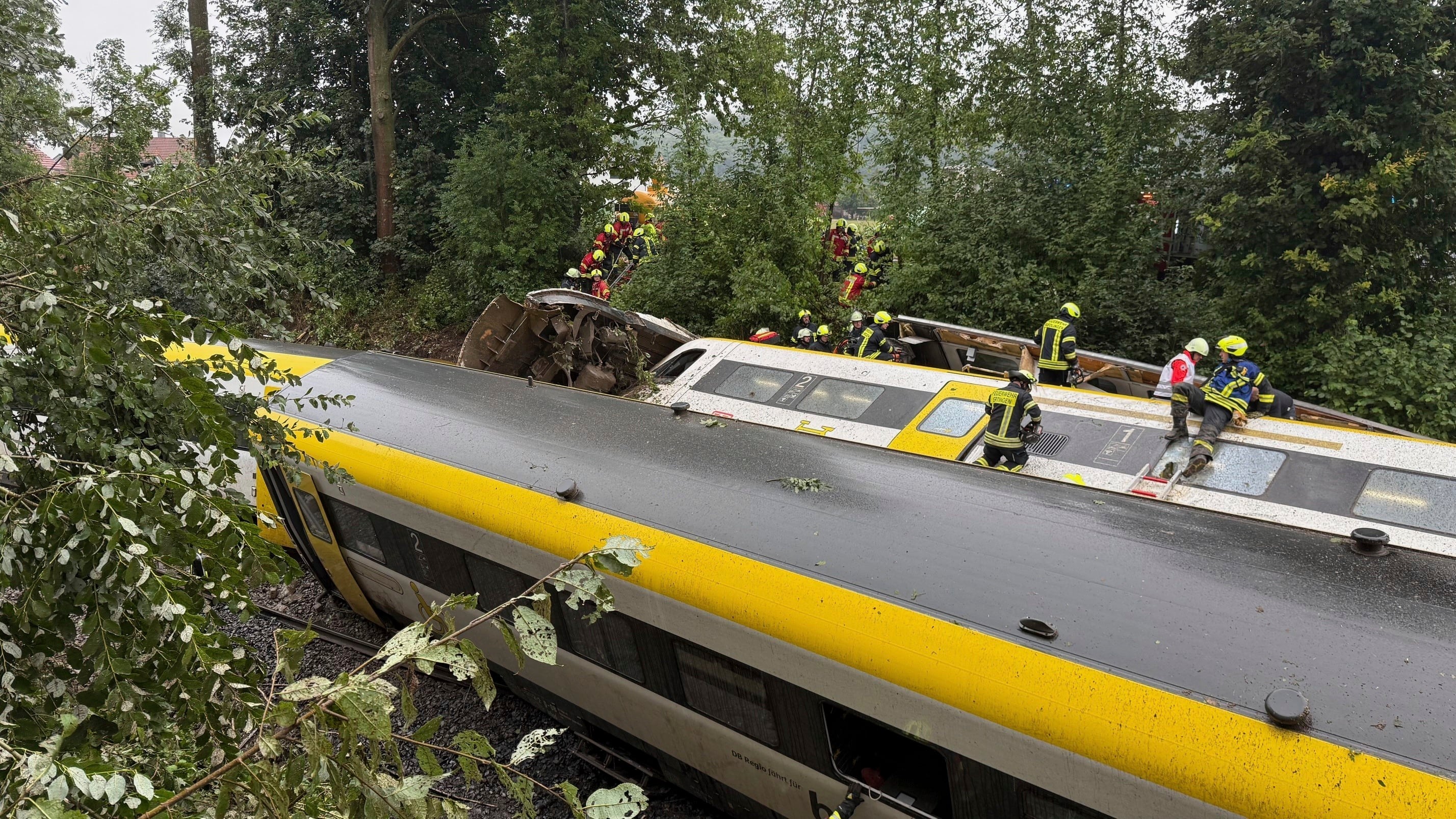 Varios muertos y heridos al descarrilar un tren en el sur de Alemania