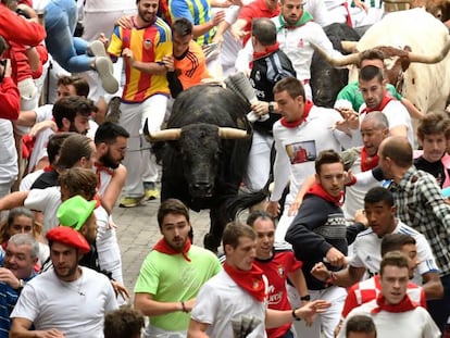 Corredores este lunes en los Sanfermines. 