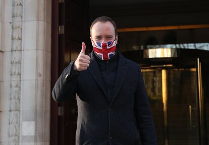 El ministro de Sanidad británico, Matt Hancock, tras conocer la aprobación de la vacuna de Oxford y Astrazeneca este miércoles.