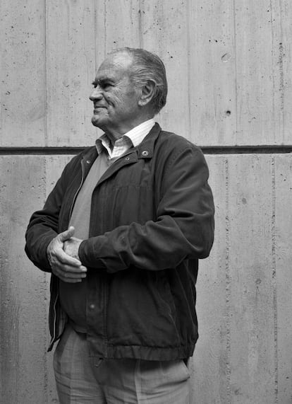 Vicente Saavedra, arquitecto
El autor es Carlos A. Schwartz,