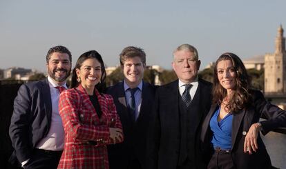 En la foto, de izquierda a derecha: Antonio Navarro, Marta Catalán, Augusto Martín, Adolf Rousaud y María Jesús Guerrero Lebrón.