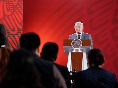 Andrés Manuel López Obrador en una de sus ruedas de prensa matutinas, en el Palacio Nacional de México.