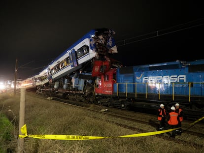 Choque de dos locomotoras en la comuna de San Bernardo, en el sur de la capital chilena.