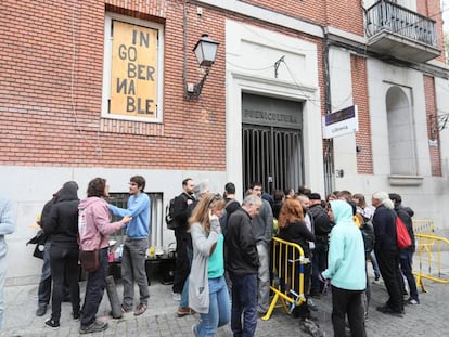 Intento de desalojo del centro social okupa La Ingobernable, situado en el número 39 de la calle del Gobernador y con una fachada al paseo del Prado en Madrid en el 2018