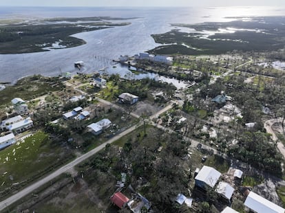 'Helene' ha dejado más de 40 muertos tras azotar Florida y desplazarse hacia las montañas Apalaches entre la noche del jueves y la mañana de este viernes.