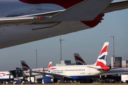 Aviones de British Airways en el aeropuerto de Heathrow, Londres