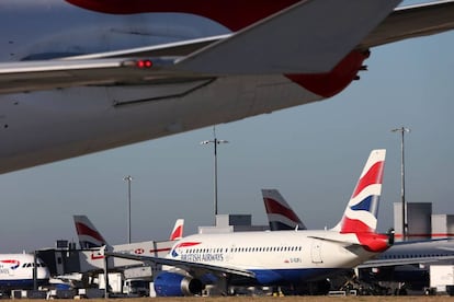 Aviones de British Airways en el aeropuerto de Heathrow, Londres