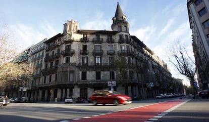 Un aspecto de la fachada de la Casa Burés, en el Eixample de Barcelona.