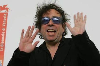 Tim Burton, ayer en la presentación de su película <i>La esposa cadáver</i> en la Mostra.