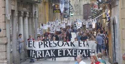 Manifestación de familiares de presos de ETA celebrada el pasado 20 de abril en San Sebastián.