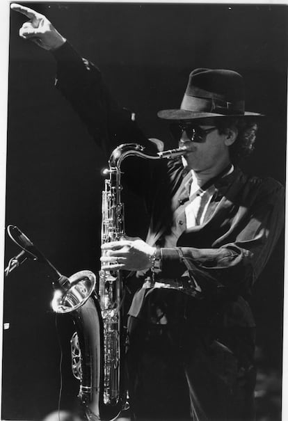 Gato Barbieri, durante su actuación en el V Festival de Jazz de Madrid en 1984.