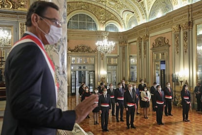 El presidente de Perú, Martin Vizcarra, durante la ceremonia de juramentación de Walter Martos como presidente del Consejo de Ministros, el pasado jueves en Lima.