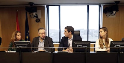 Albert Rivera preside la reunión del grupo parlamentario de Ciudadanos, este martes.