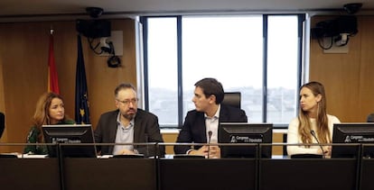 Albert Rivera preside la reuni&oacute;n del grupo parlamentario de Ciudadanos, este martes.