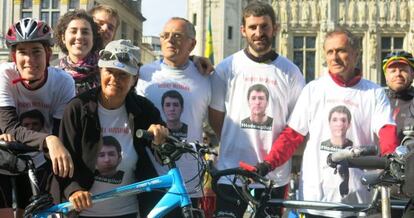 Participantes de la marcha ciclista para recabar pistas sobre la desaparición de Hodei Egiluz.