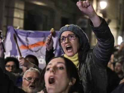 Partidaris del Rei i partidaris de la República es troben a Barcelona